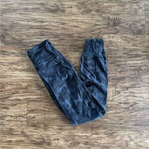 Women’s Lululemon Size 2 Camo Leggings/Joggers